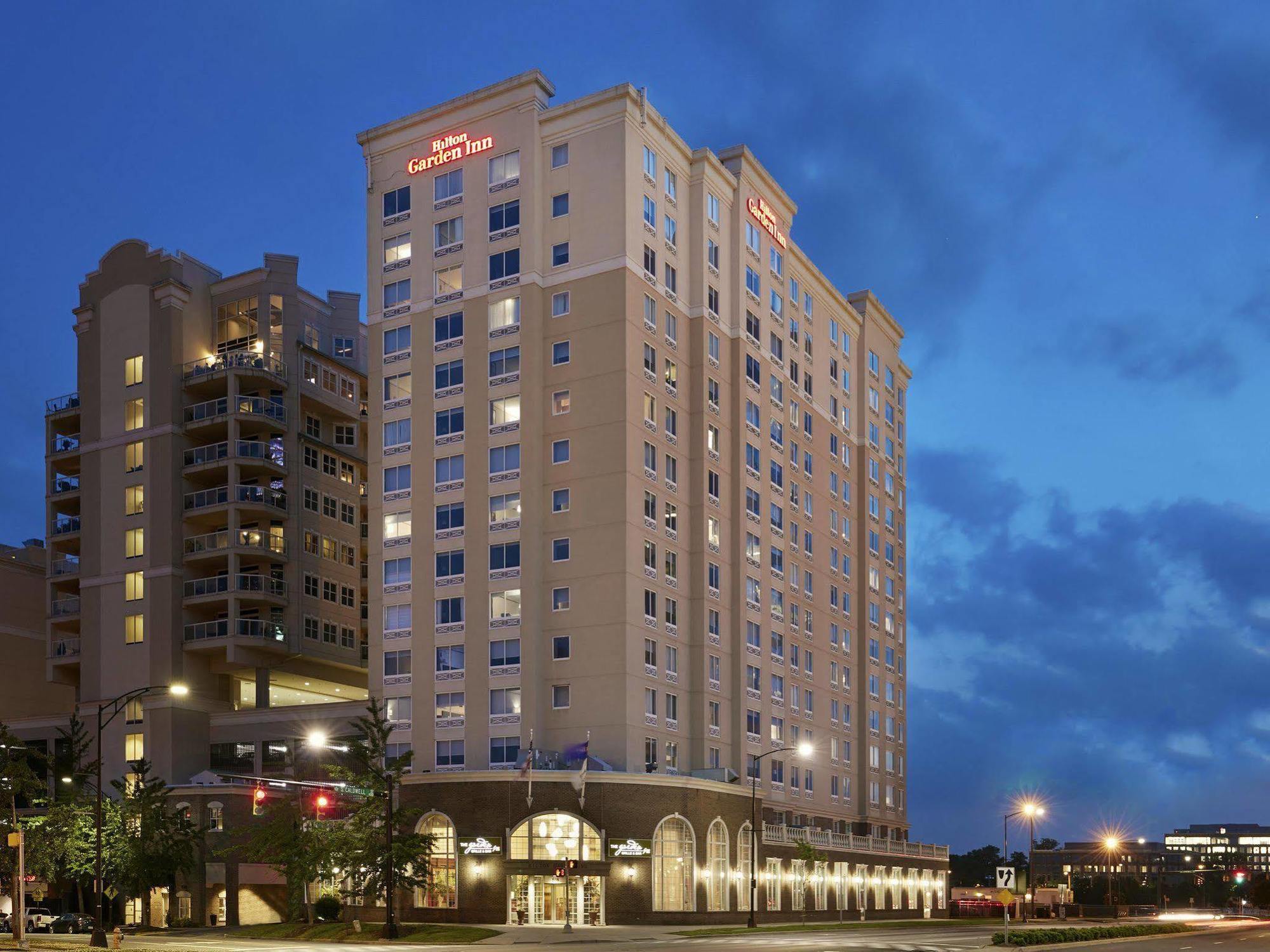 Courtyard Charlotte City Center Hotel Exterior photo